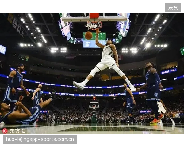 NBA字母哥扣篮瞬间：从场馆到训练场的力量启示